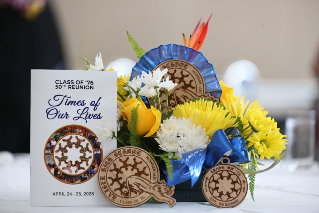 Reunion book, centerpiece and favor