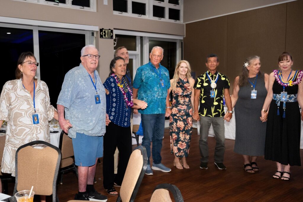 Rendy Jim Brenda Alan Kriss Mele JeffK DebbieZW Crissie singing